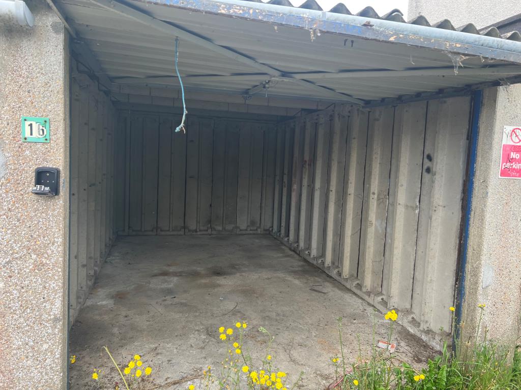 Lot: 39 - VACANT LOCK-UP GARAGE IN RESIDENTIAL LOCATION - Internal photo with up and over door